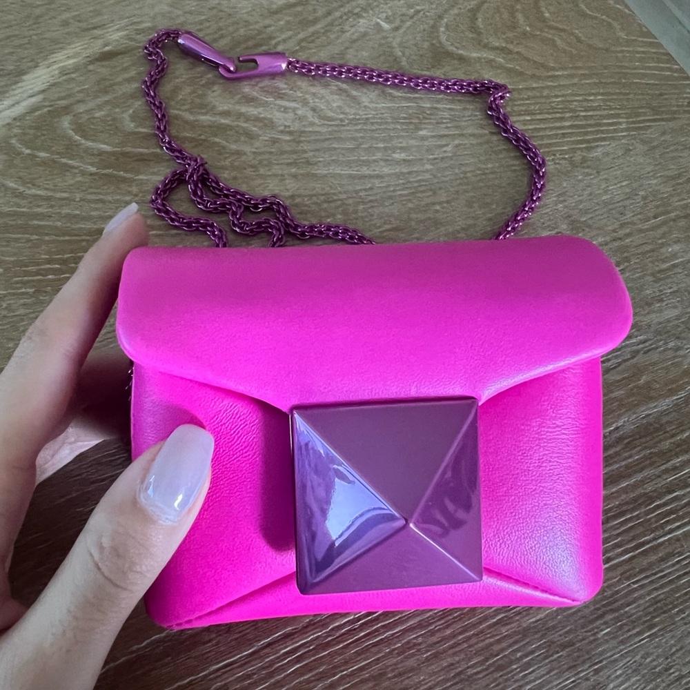 ONE STUD NAPPA MICRO BAG WITH CHAIN